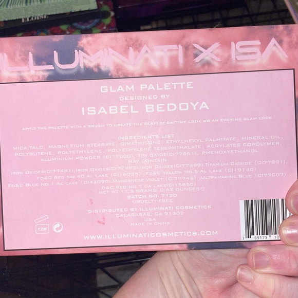 Illuminati glam pallets by Isabelle beddya - Picture 4 of 4